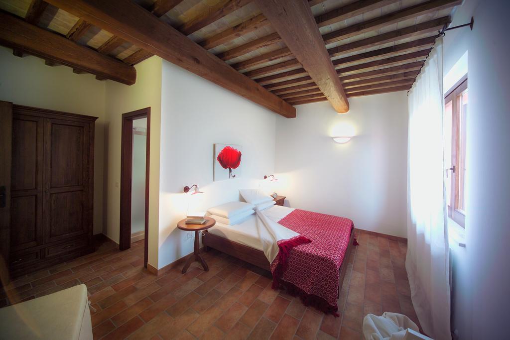 Agriturismo Casale Le Selvette Ripa Номер фото